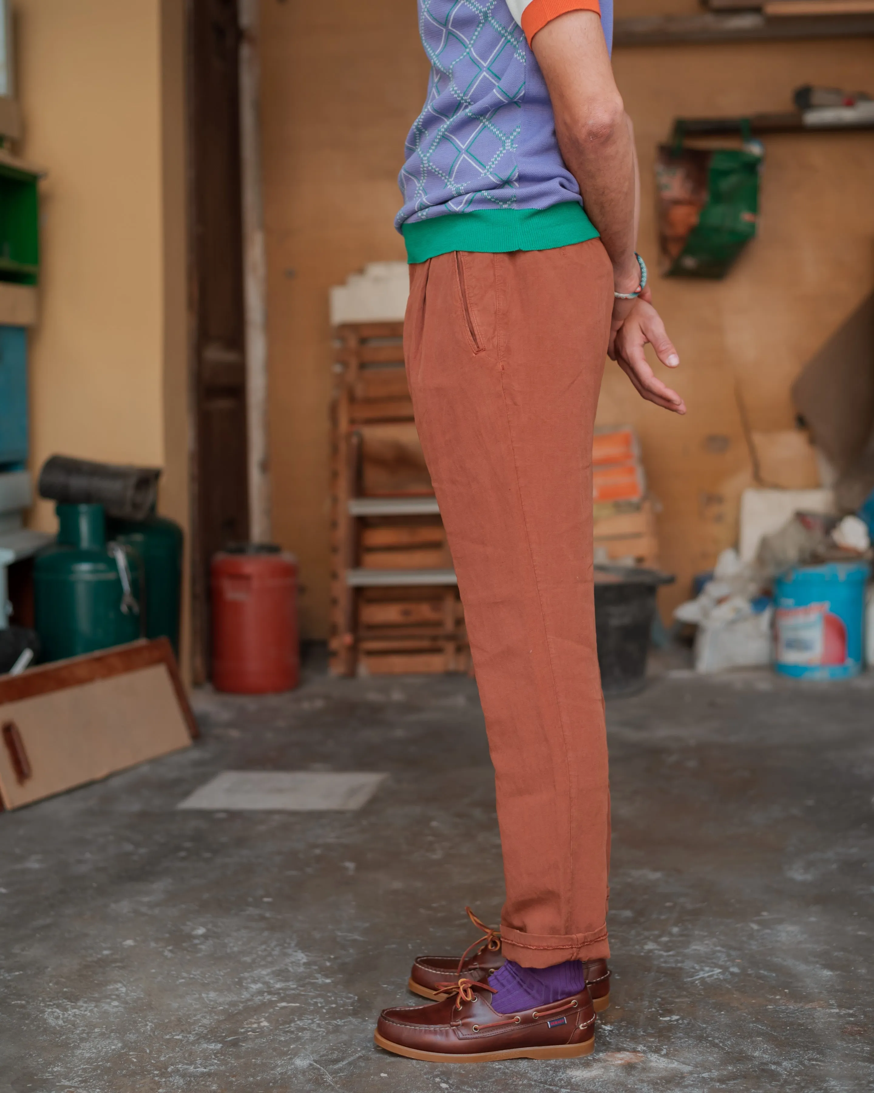 FRESH Lyocell Linen One-Pleat Chino Pants In Brick Red